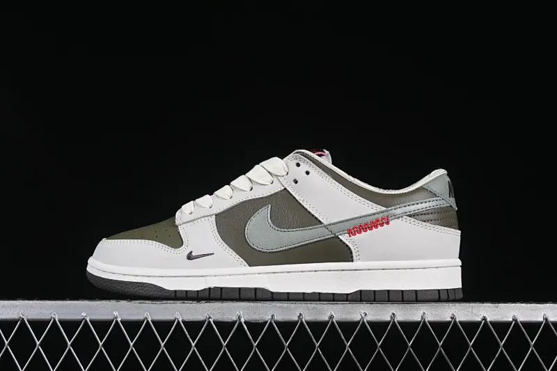 All Categories Nk SB Dunk Series Nk SB Dunk Low Low-top sneakers K version Nk SB Dunk Low "Year Of Snake" Limited to the Year of the Snake Low-top casual sneakers HV5980-231